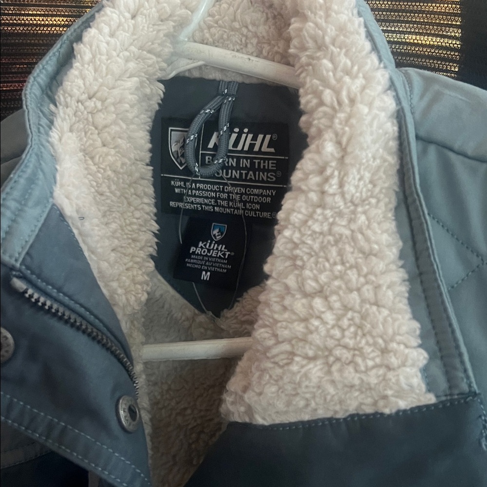 Kuhl Blue Vest with Cream Sherpa Lining - Picture 3 of 6